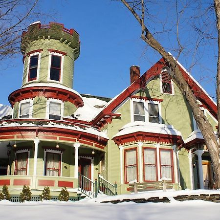 Maplecroft Bed & Breakfast 바레 외부 사진