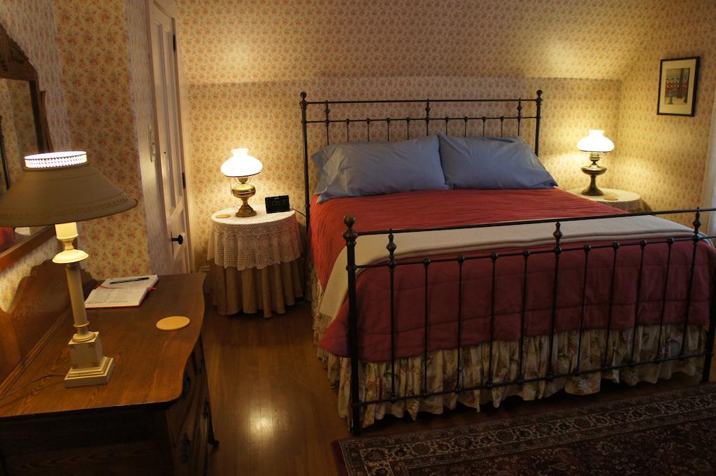 Maplecroft Bed & Breakfast 바레 객실 사진
