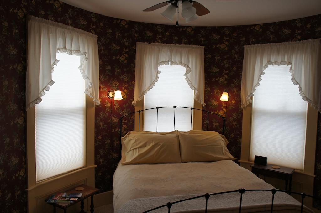 Maplecroft Bed & Breakfast 바레 객실 사진